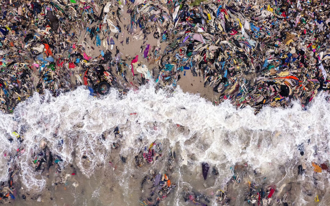 Un monde sous plastique, enquête sur une crise sanitaire et environnementale au 21è siècle